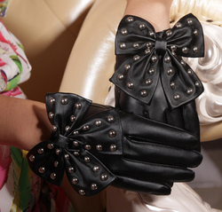 Winter Lady Rivets Butterfly Leather Gloves