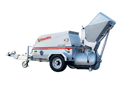 SCREED TRANSPORTING PUMP WITH HOPPER