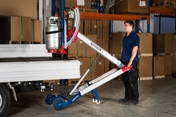 HYDRAULIC HAND TRUCK FOR LOADING
