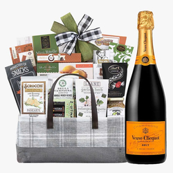 Connoisseur Basket with Veuve Clicquot