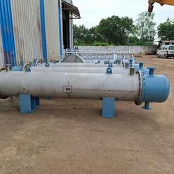 HEAT EXCHANGER SHELL & TUBE TYPE from RUDRAKSH STEEL PVT LTD