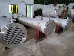 HEAT EXCHANGER SHELL & TUBE TYPE from RUDRAKSH STEEL PVT LTD