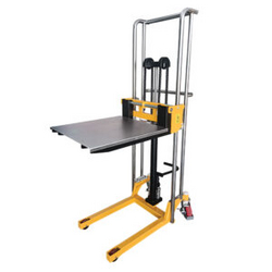 STEERX LIGHT DUTY PORTABLE STACKER Model: SPS400 from ADEX INTL