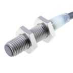 Omron Inductive Threaded Barrel Proximity Sensor, M8, 2 mm Detection, NPN NO, 12 ? 24 V dc
